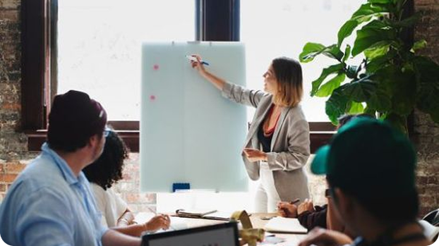 <p>در روزگاری که ارتباطات با سرعتی بی&zwnj;سابقه در حال پیشرفت است، ما در آوا کارت تصمیم گرفتیم فصل تازه&zwnj;ای از معرفی و تبادل اطلاعات را رقم بزنیم. ایده&zwnj;ی ما ساده بود: خلق ابزاری مدرن و هوشمند برای معرفی حرفه&zwnj;ای افراد و کسب&zwnj;وکارها.</p>